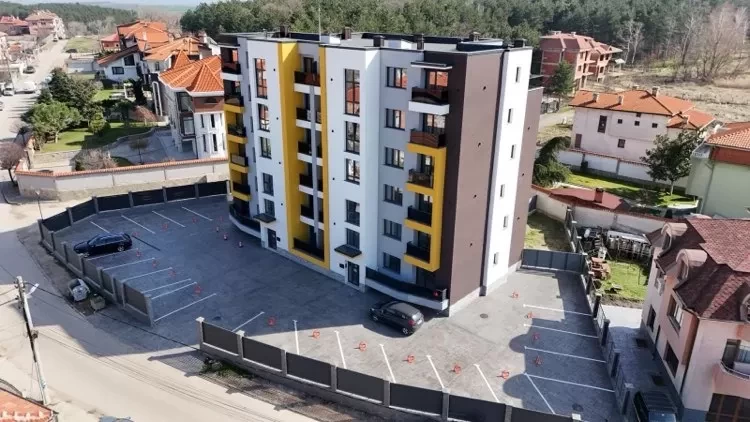 THREE-ROOM APARTMENT ON THE TOP FLOOR IN A LUXURY BUILDING WITH ACT 16 IN SQ. MAKEDONSKI, HASKOVO TOWN.-1